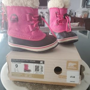 Toddler's size 9 Sorel Yoot Pac Boots